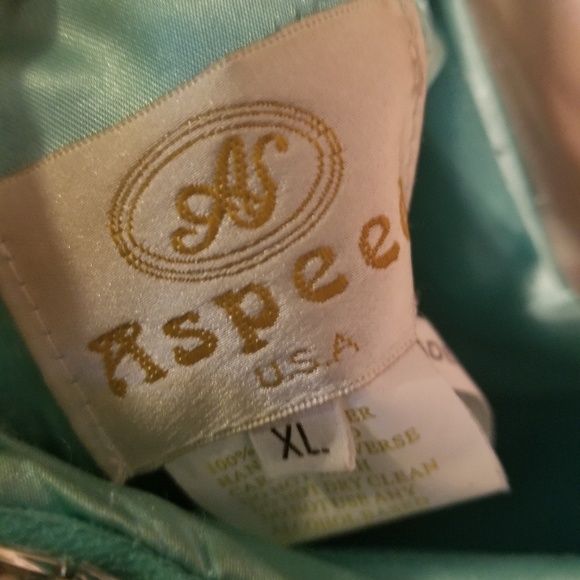 Dress - Picture 7 of 8